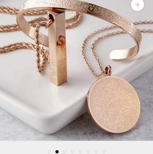 Meet your Posher, Zamira